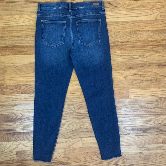 Sneak Peak Step Hem Skinny Jeans - Picture 4 of 7